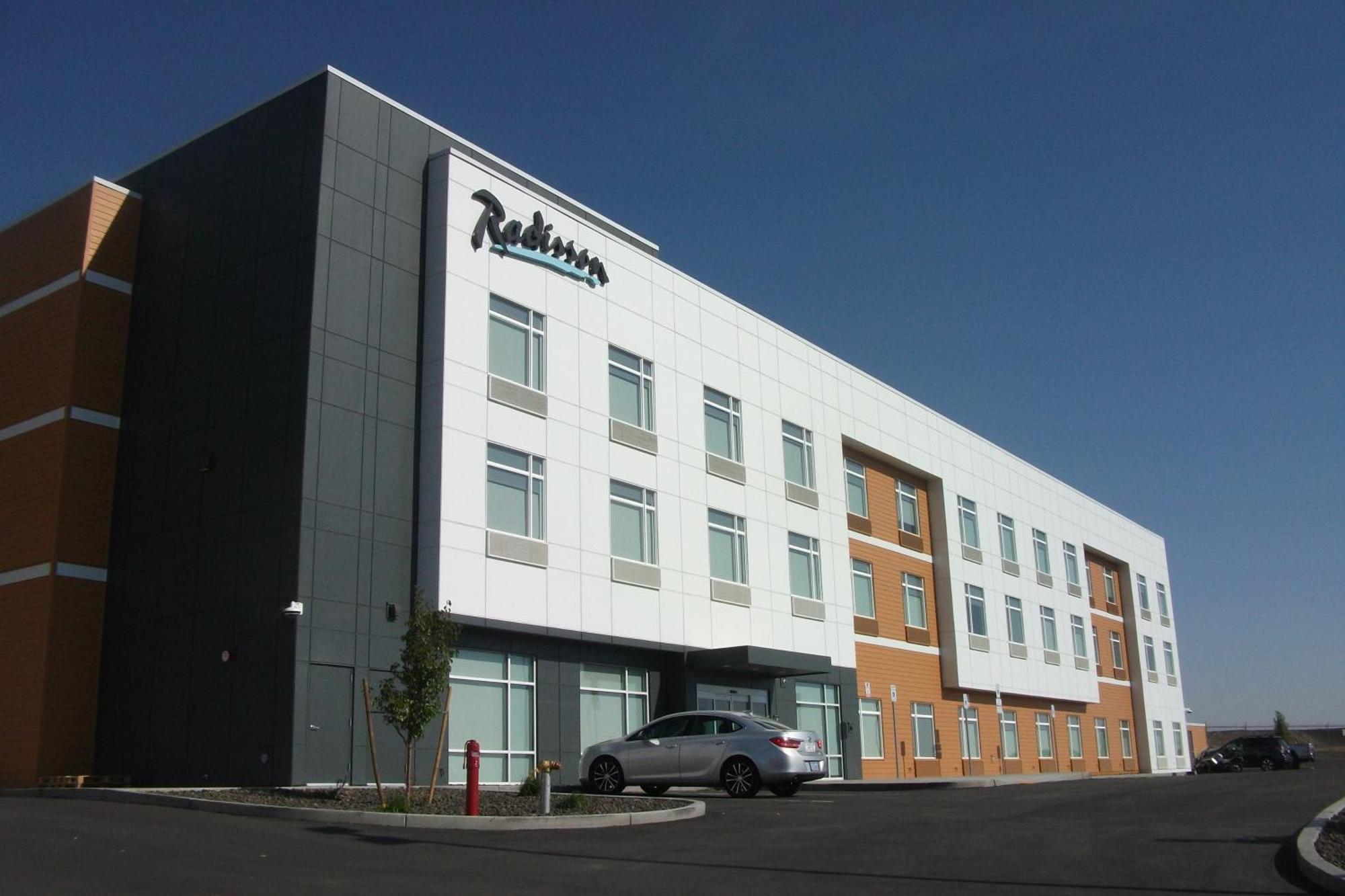 Radisson Hotel Pendleton Airport Exterior photo